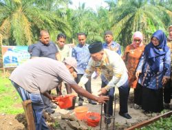 Bupati Didampingi Wabup Labuhanbatu, Meletakan Batu Pertama pembangunan Ruang Kelas MIN 2 Urung kompas