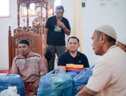 Bupati Labuhanbatu Berikan Ratusan Takjil Ke Masjid Raya Al Ikhlas