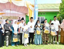 Gubernur Ansar Serahkan Bantuan Bagi Anak Yatim se-Kota Batam