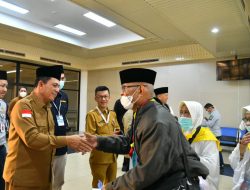 Gubernur Ansar Sambut Kepulangan Jemaah Haji Kloter 1 Kepri