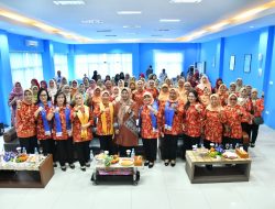 Penasehat DWP KKP dan Ketua TP PKK Provinsi Kepri Kunjungi PSDKP Batam