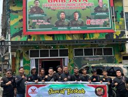 DPC GRIB JAYa & GM GRIB JAYA Labuhanbatu berbagi Jumat berkah Ratusan Daging Ayam Kepada Warga