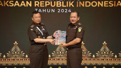 JAM-Pembinaan Dr. Bambang Sugeng Rukmono Berikan Penghargaan Bagi Satker Kejaksaan Dengan Nilai Kerja Anggaran (NKA) Terbaik Tahun 2023