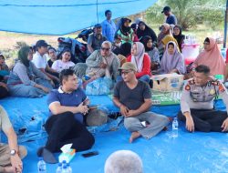 Kapolres Labuhan batu Berinteraksi dan Makan siang Bersama Masyarakat Pulo Padang