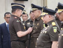 Lantik Pejabat Baru, Jaksa Agung: “Bekerjalah dengan Nurani dan Akal Sehat untuk Menjadikan Kejaksaan Penegak Hukum Nomor Satu dalam Penegakan Hukum dan Pelayanan Publik”