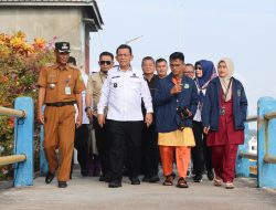 Desa Benan Menjadi Lokasi Pertama yang Disinggahi Gubernur Ansar dalam Kunkernya ke Lingga, Terima Bantuan Senilai Rp1,12 miliar