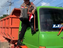 Program Pemberian Sejuta Bendera, Polres Bintan Berikan Bendera Merah Putih Secara Gratis