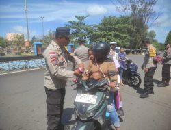 Kembali, Polres Bintan Berikan Bendera Merah Putih Secara Gratis