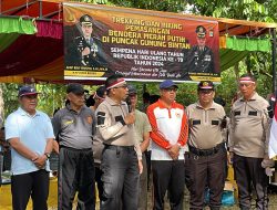 Bendera Merah Putih Dikibarkan di Puncak Gunung Bintan