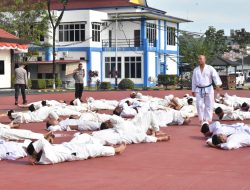 Personel Polres Bintan Asah Kemampuan Dalam Bela Diri Polri Untuk Melindungi Diri dan Masyarakat Saat Bertugas