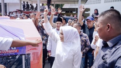 Ribuan Masyarakat Dampingi Paslon Bupati dan Wakil Bupati Labuhanbatu Maya dan Jamri Ke KPU Labuhanbatu