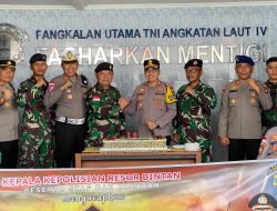 Peringati HUT TNI ke-79, Kapolres Bintan Berikan Kejutan Sebagai Wujud Solidaritas TNI-Polri