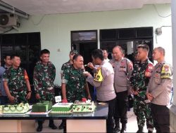 HUT TNI ke-79, Kapolsek Tanjungpinang Kota Beri Kejutan ke Mako Koramil 