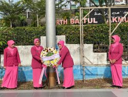 Rangkaian Peringatan HKGB Ke-72, Bhayangkari Polres Bintan Laksanakan Gelar Ziarah dan Tabur Bunga di TMP Dwikora Tanjung Uban